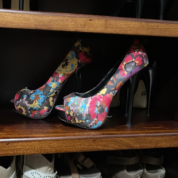 Made by Call it Spring - Picture 4 of 6